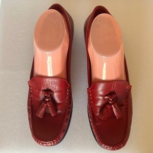 RALPH LAUREN Red Leather moccasin 8B with tassels approx 1/2” heel